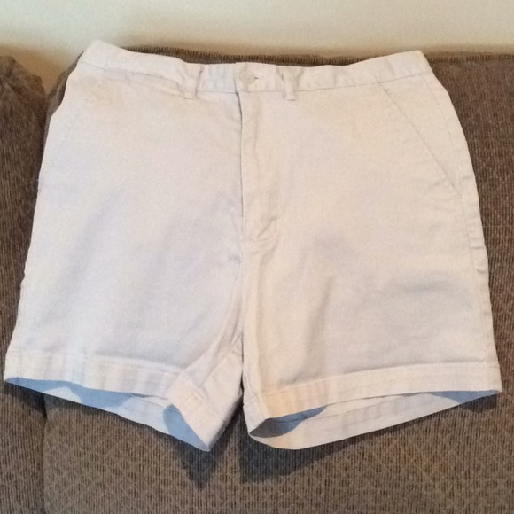 Light khaki shorts - Picture 1 of 3